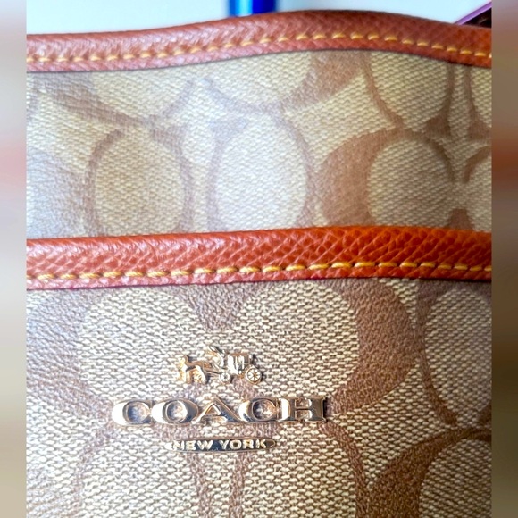 NWOT Coach Crossbody Large - Picture 3 of 11